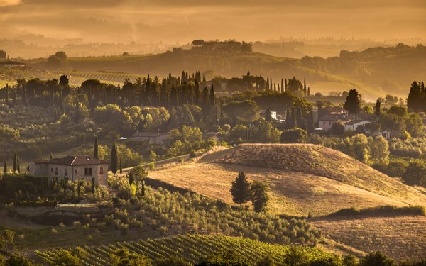 Comment trouver une location de vacances en Toscane avec des cours d'italien et des visites de musées ?