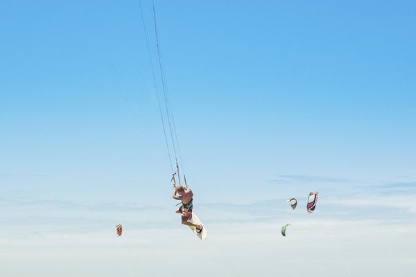 Où trouver les meilleures plages pour pratiquer le kite surf en Australie : spots et périodes ?